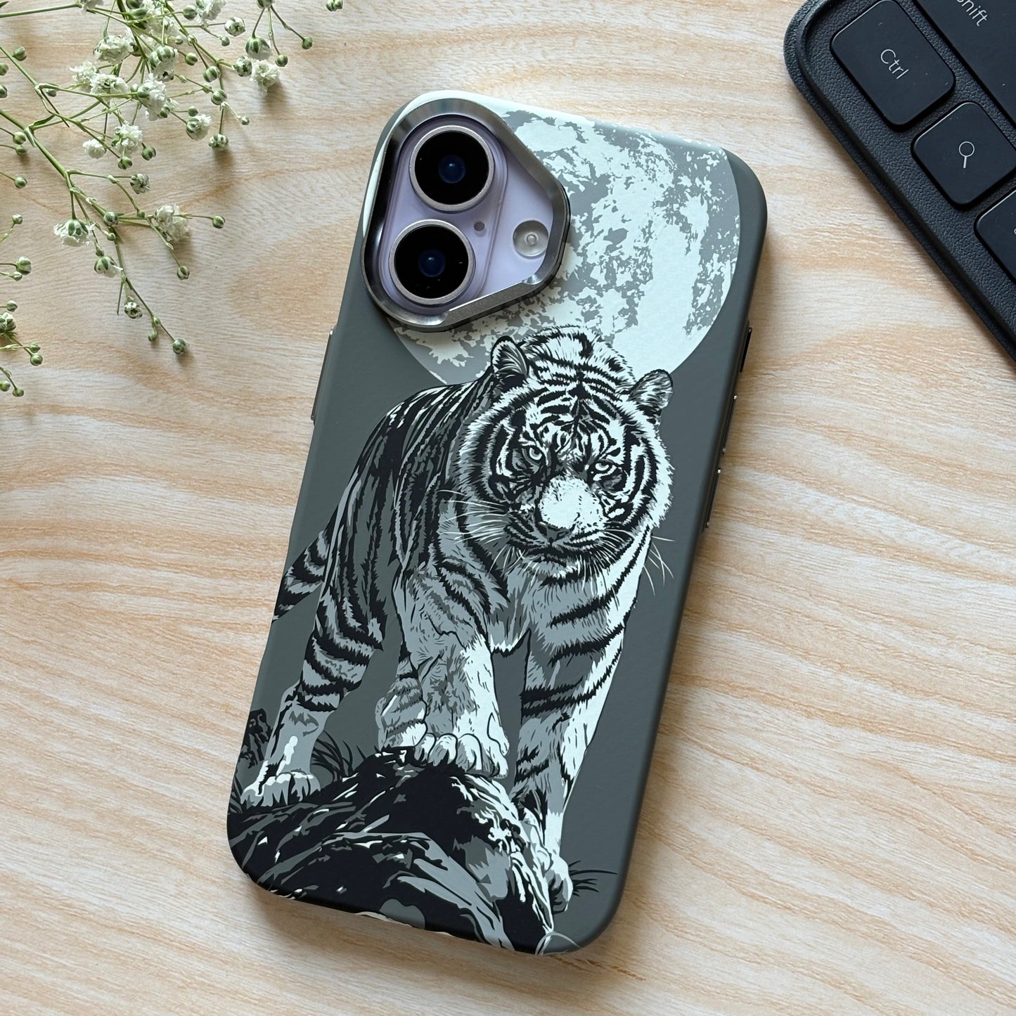 SILVER MOON TIGER WITH IN-BUILT MAGSAFE