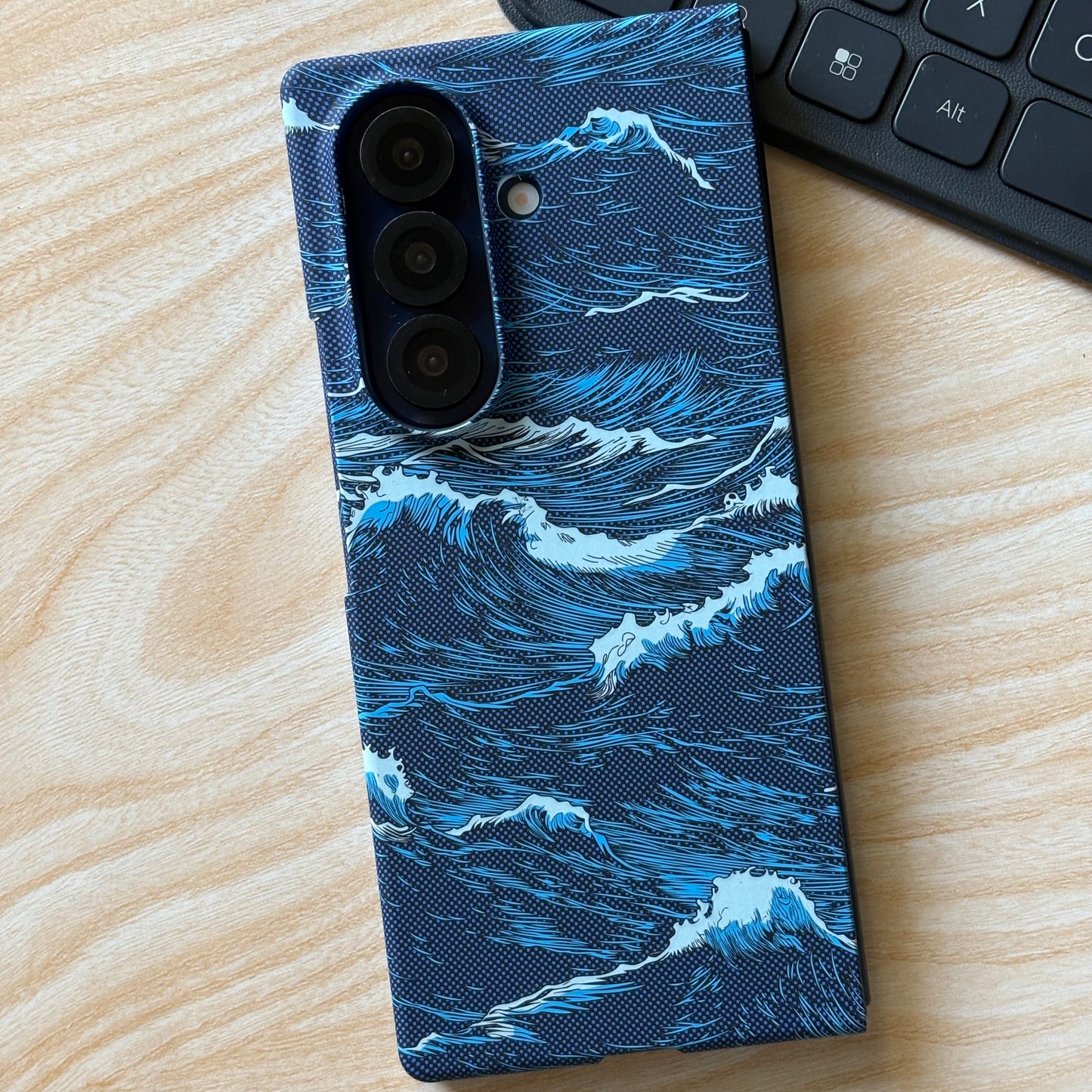 Blue Surge – MagSafe Case
