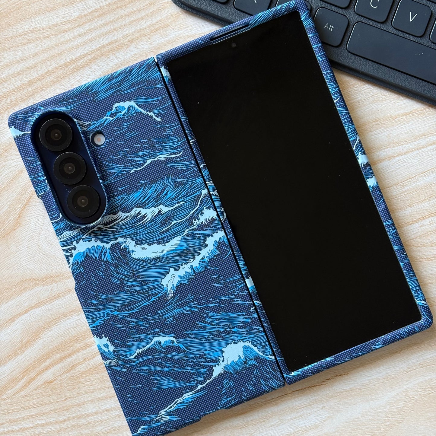Blue Surge – MagSafe Case