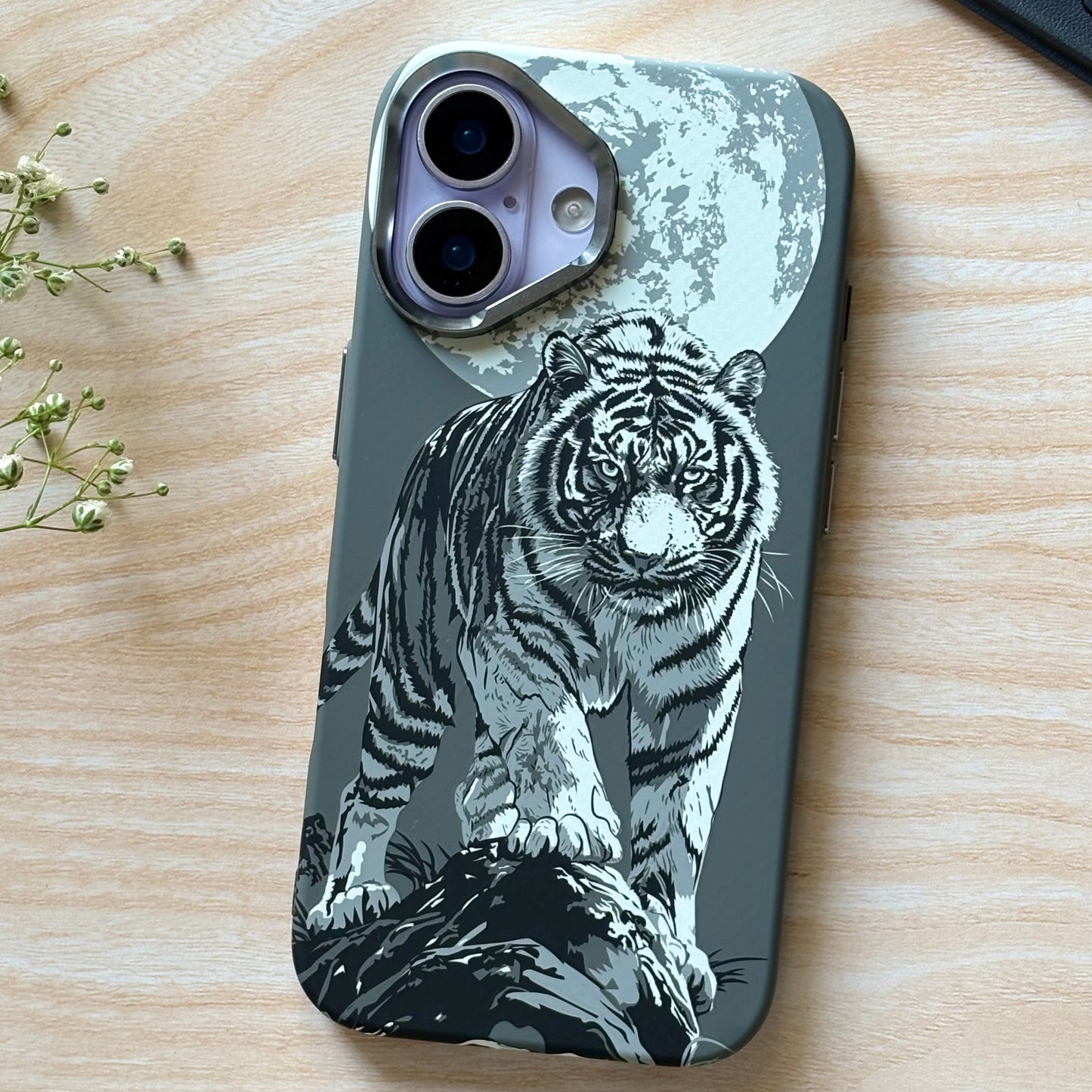SILVER MOON TIGER WITH IN-BUILT MAGSAFE