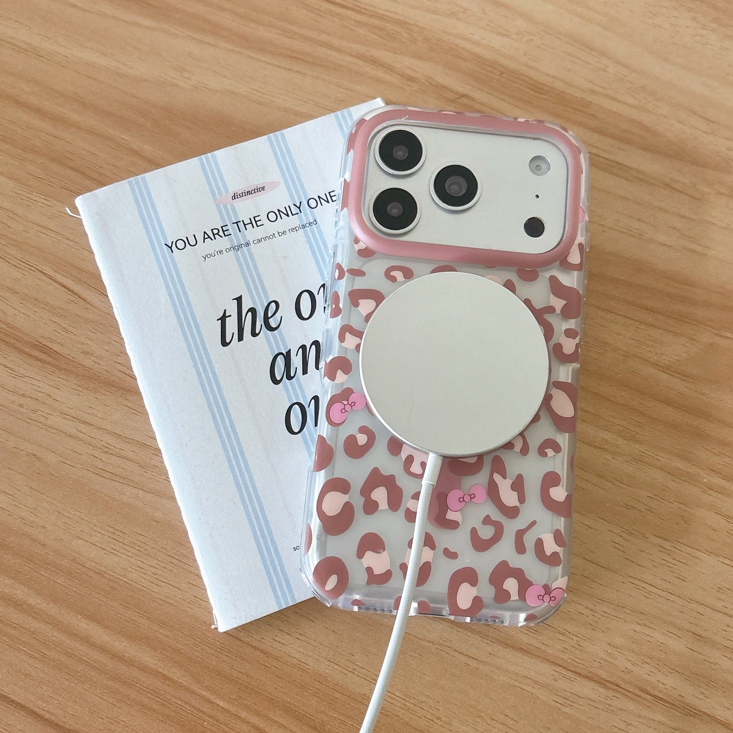 LEOPARD BOW MAGSAFE WORKING IPHONE CASE
